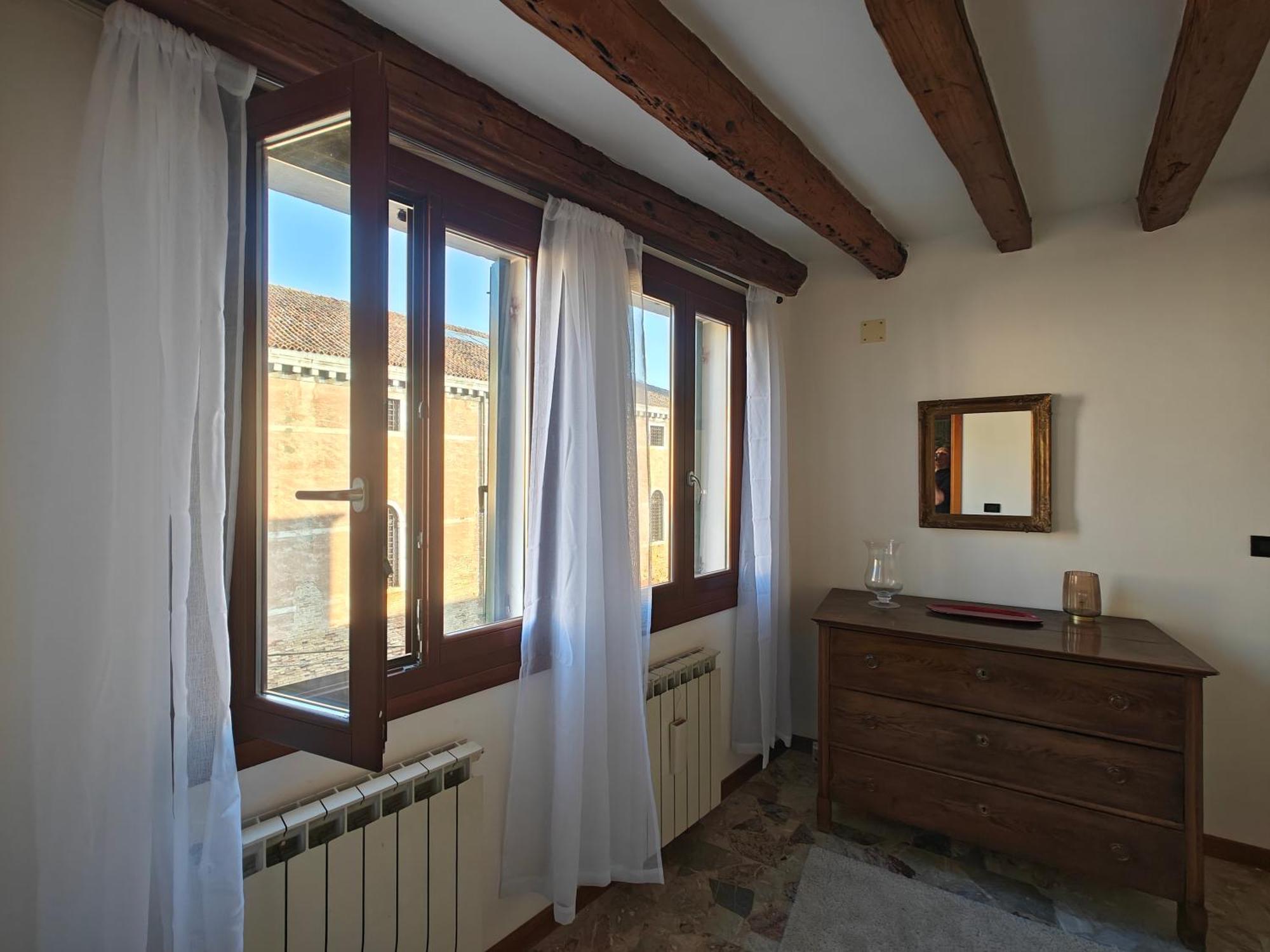 Castello Canal View Венеция Екстериор снимка