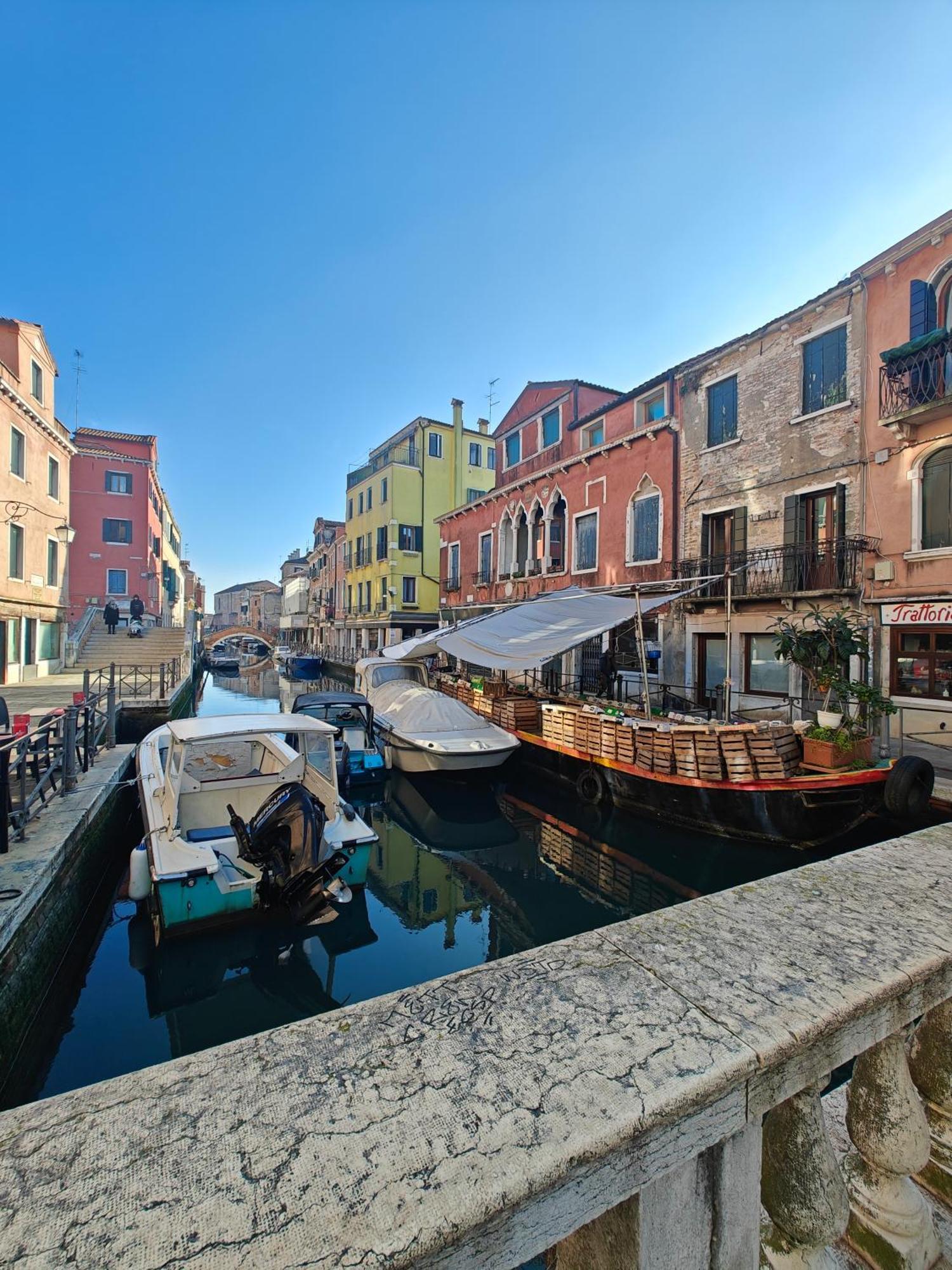 Castello Canal View Венеция Екстериор снимка