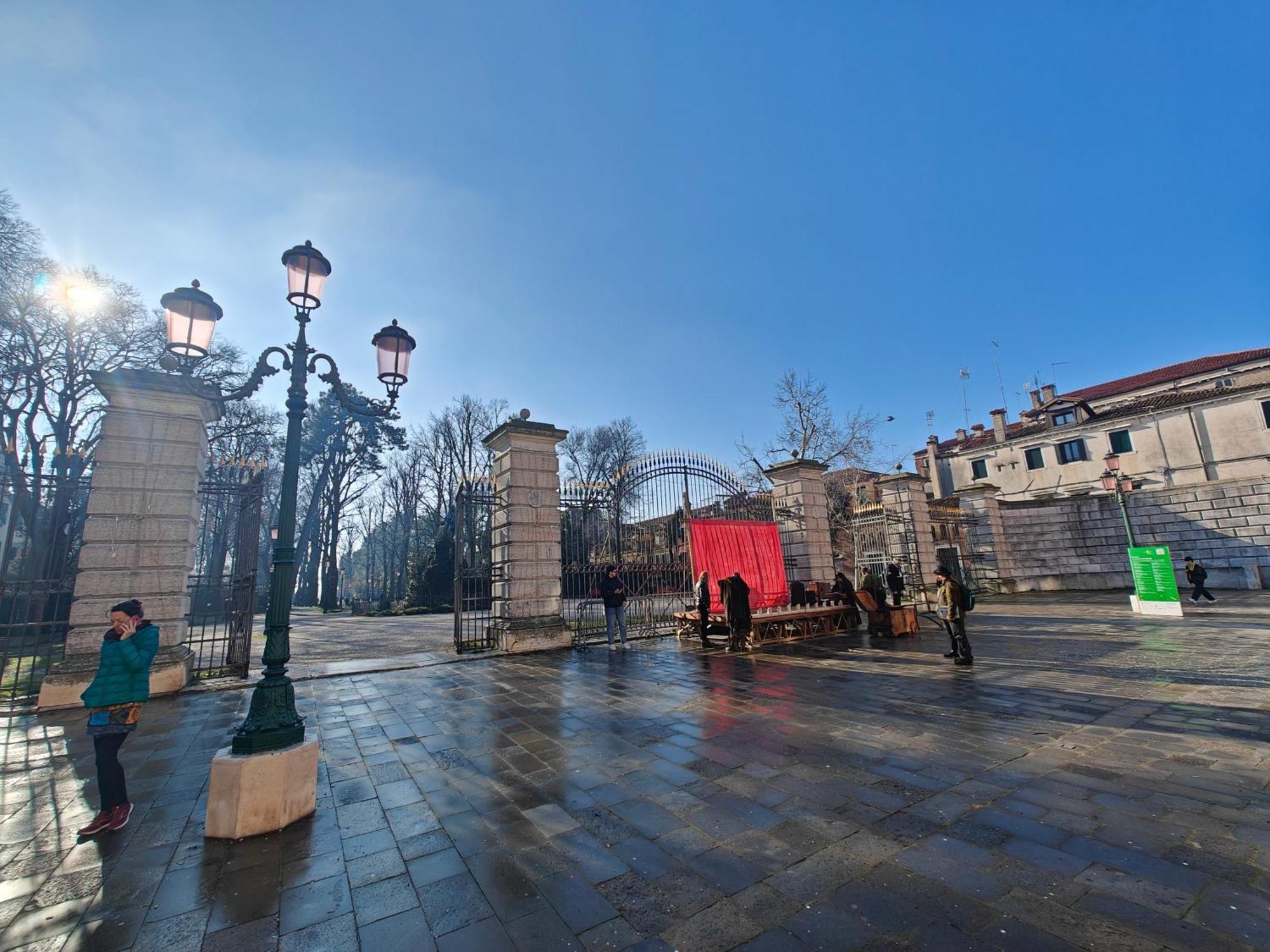 Castello Canal View Венеция Екстериор снимка