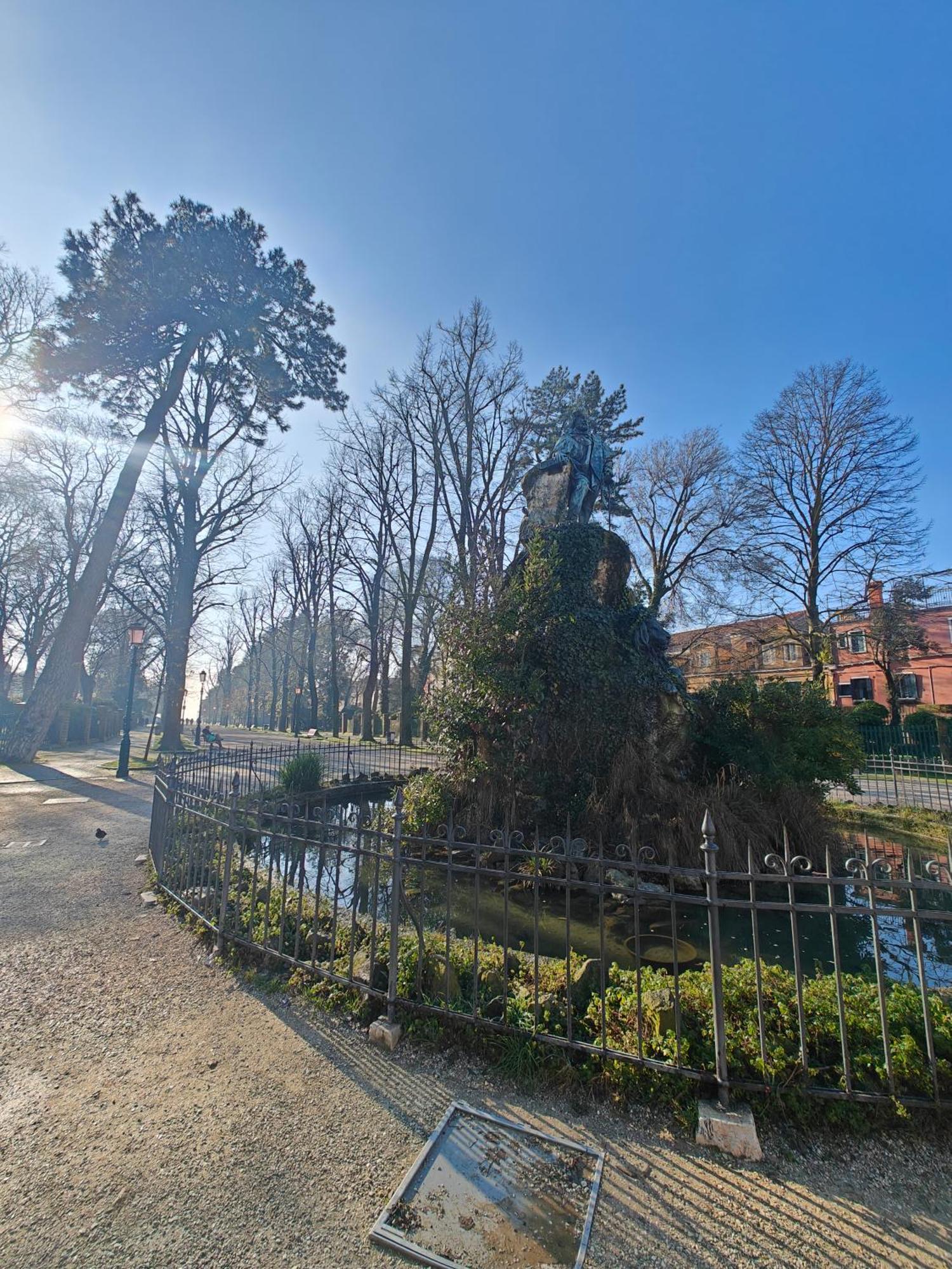 Castello Canal View Венеция Екстериор снимка